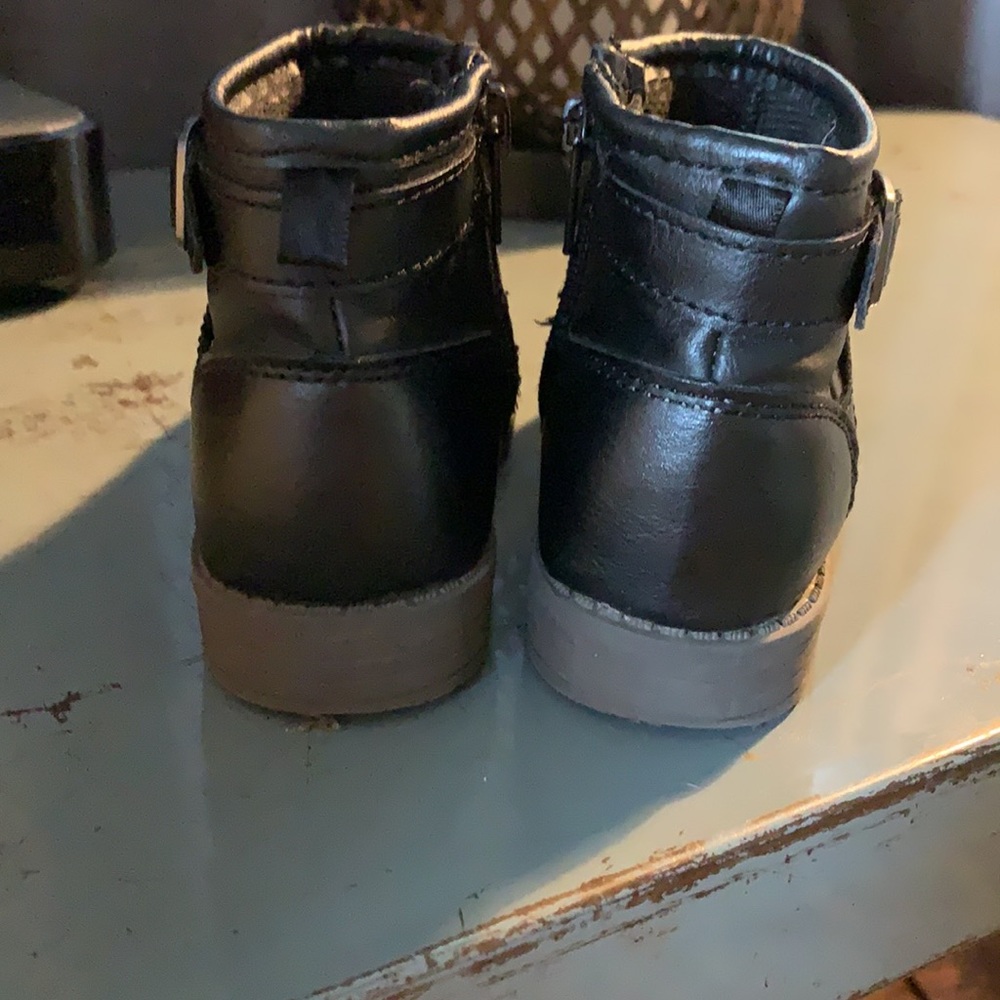 Carter’s Booties - Picture 3 of 4